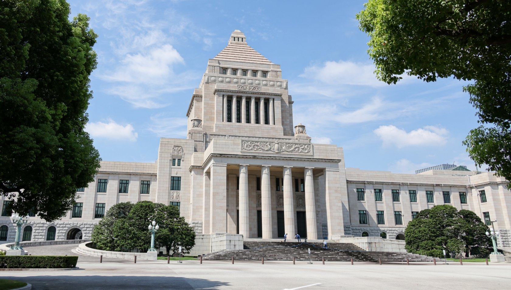 政府 共同住宅を特定用途に追加   荷さばき駐車施設の不足に対応